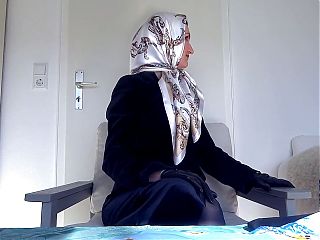 Fitting 5 satin headscarves