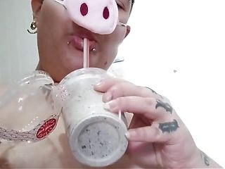Prince Dez Pigs Out on Cookie Shake and Plays with Wet Pussy